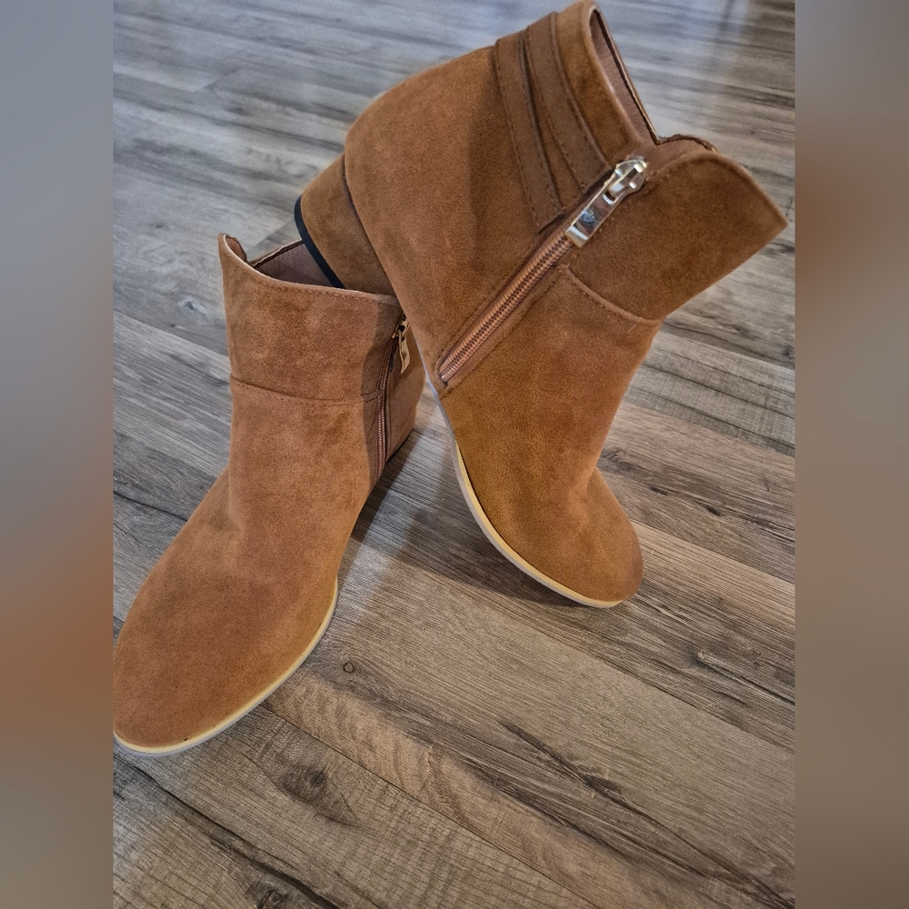 Elegant Brown Suede Ankle Booties. NWOT!